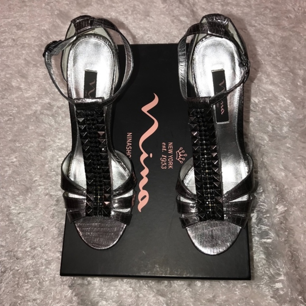 🔸 Nina Grey/Black Studded High Heels